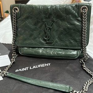 YSL NIKI MEDIUM CHAIN BAG IN CRINKLED VINTAGE LEATHER - dark green